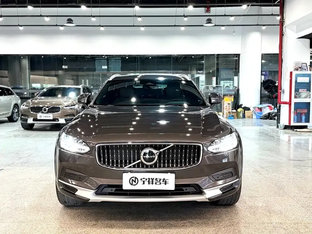 Volvo V90 2023 из CN, фото 8