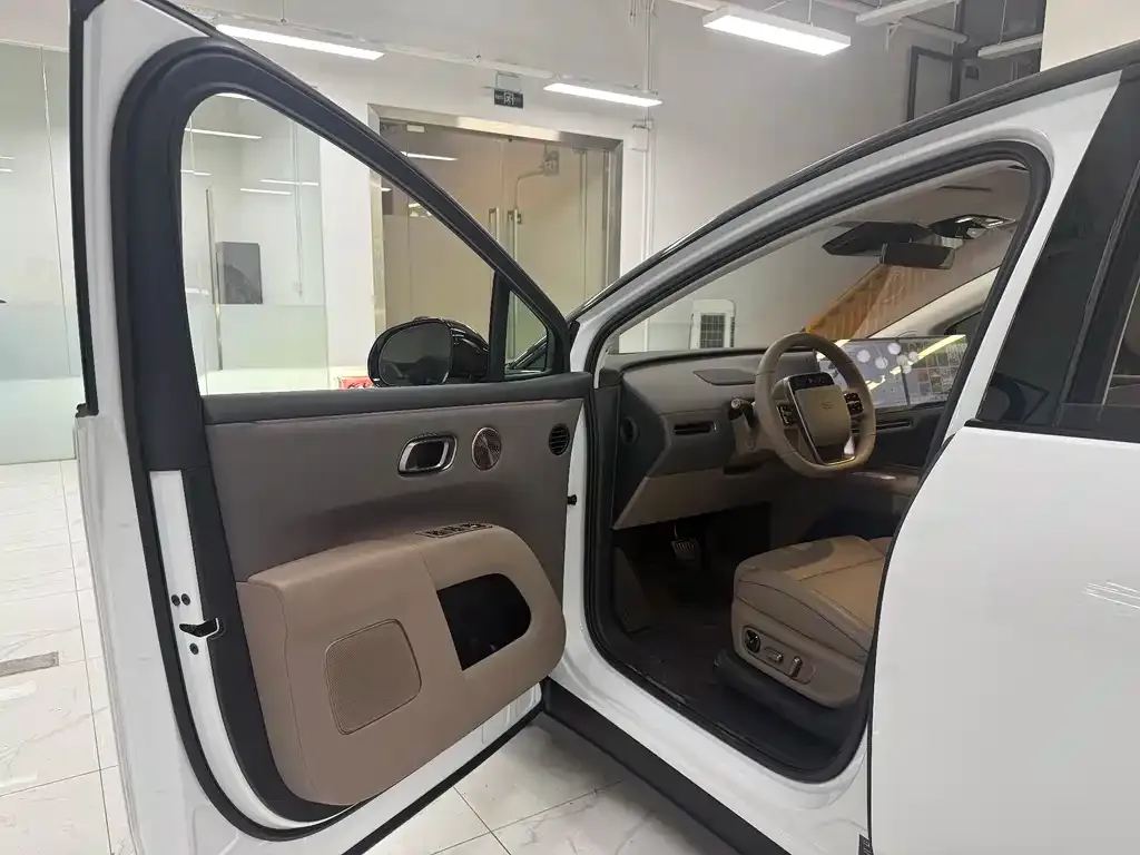 Li Auto i8 2025 из CN, фото 6