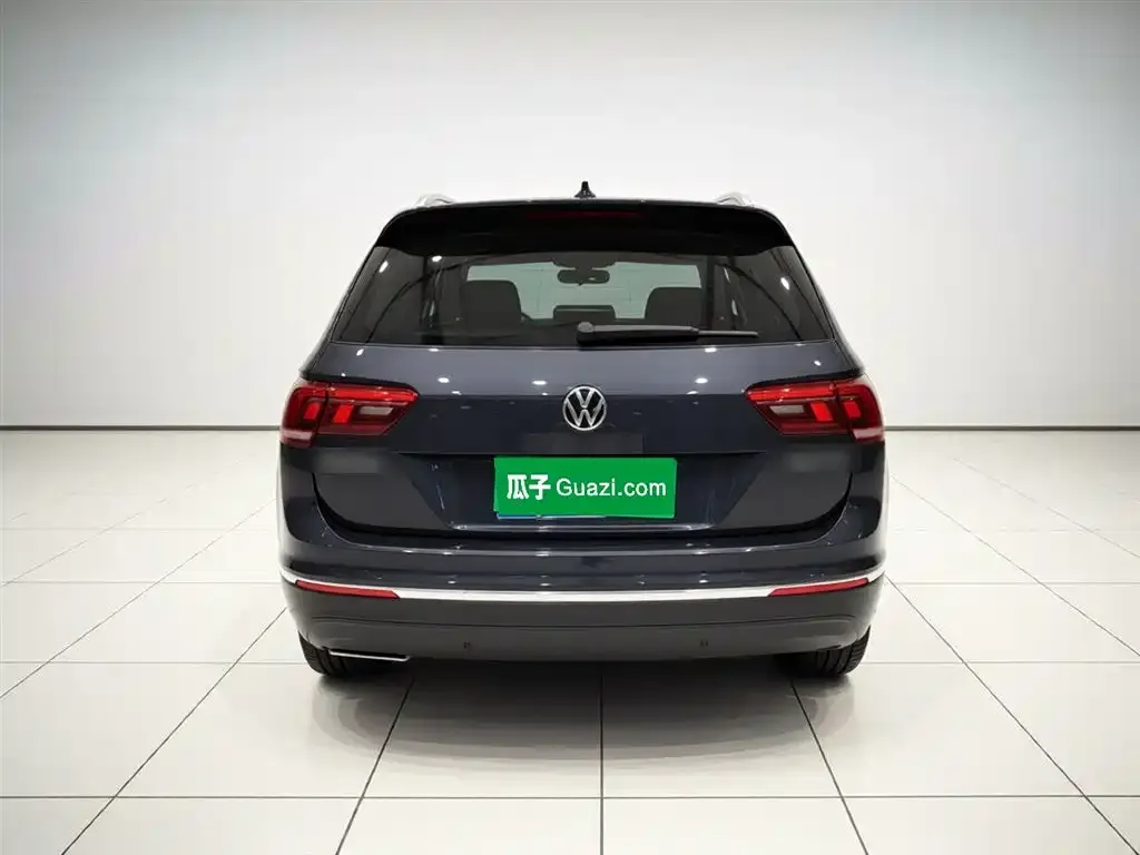 Volkswagen Tiguan L — фото 2