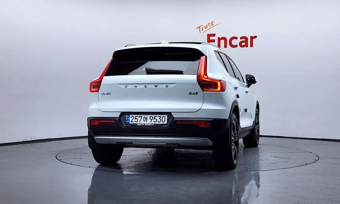 Volvo XC40 — фото 2