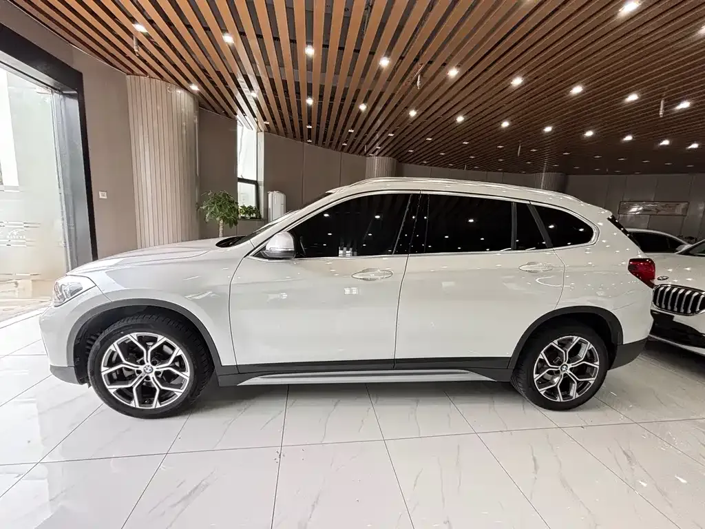 BMW X1 — фото 5