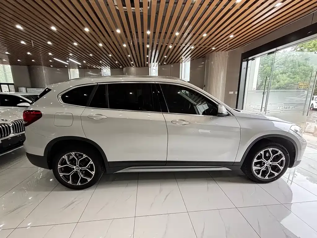 BMW X1 — фото 10