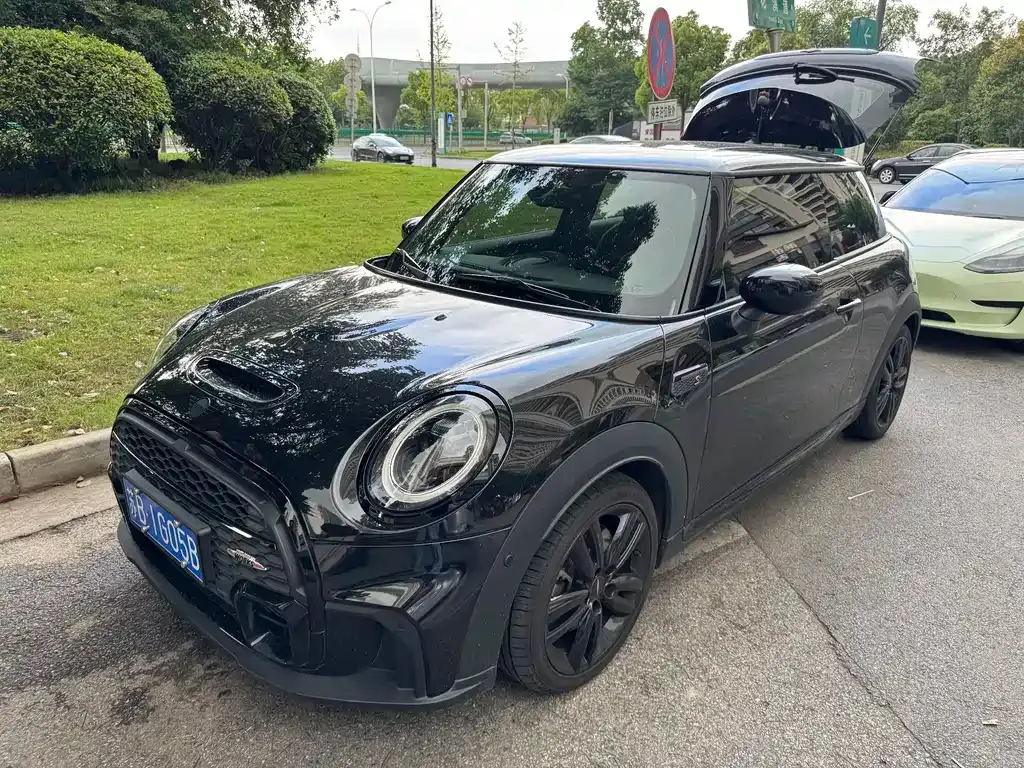 MINI Cooper (3-door) — фото 1