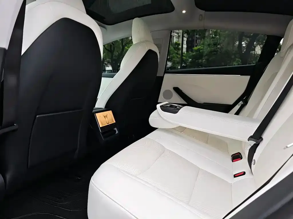 Tesla Model 3 — фото 3