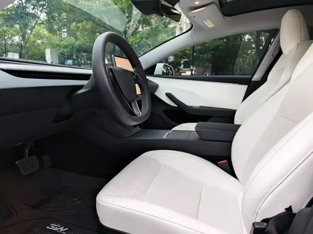 Tesla Model 3 — фото 4