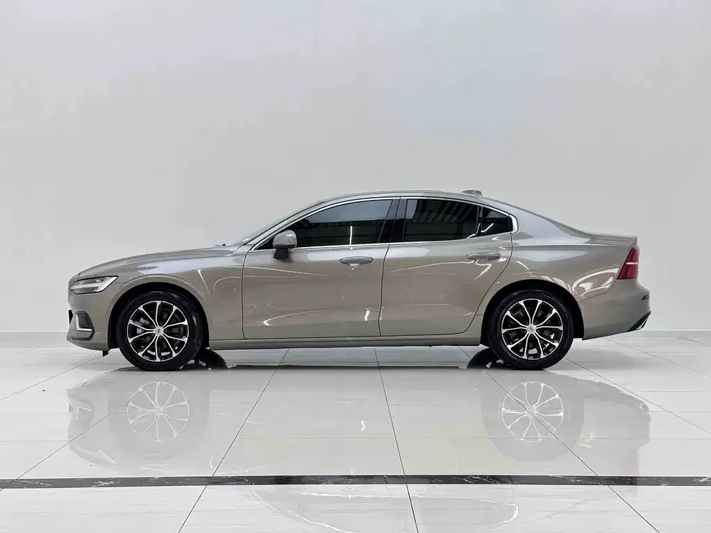 Volvo S60 — фото 4