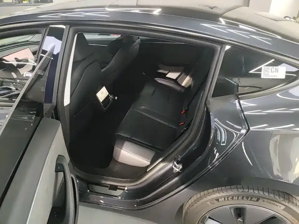 Tesla Model 3 — фото 4