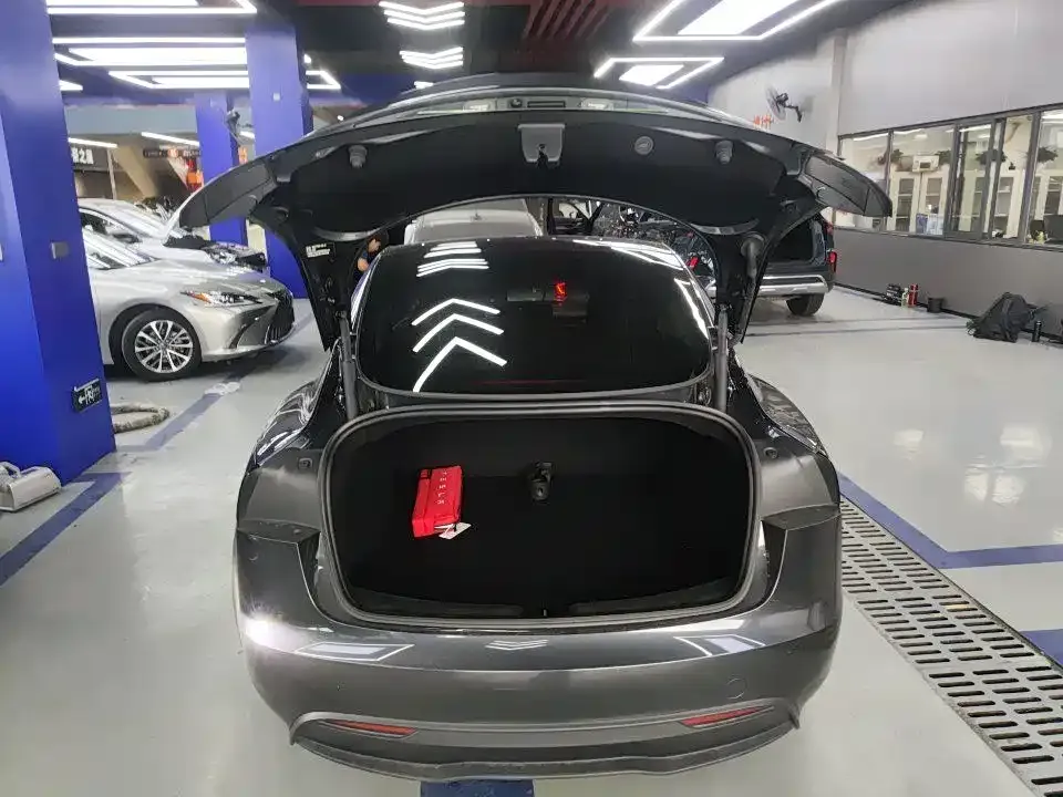 Tesla Model 3 — фото 6