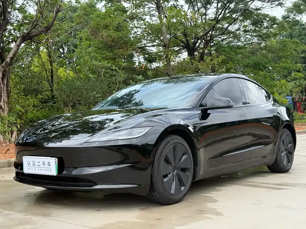 Tesla Model 3 — фото 1