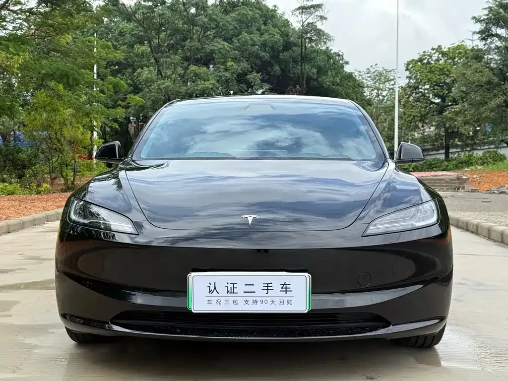 Tesla Model 3 — фото 7