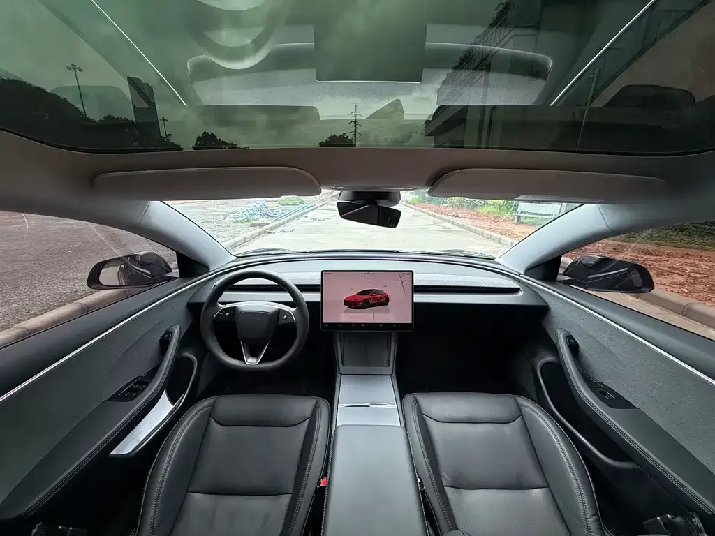 Tesla Model 3 — фото 2