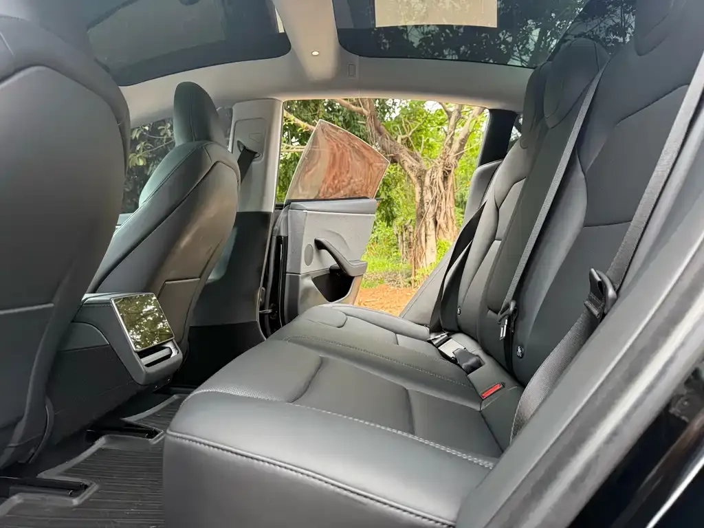 Tesla Model 3 — фото 10