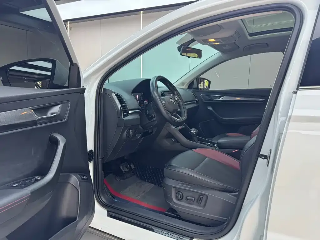 Skoda Karoq — фото 10