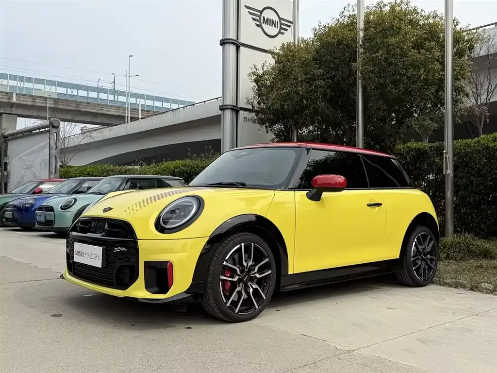 MINI JCW (John Cooper Works) — фото 1