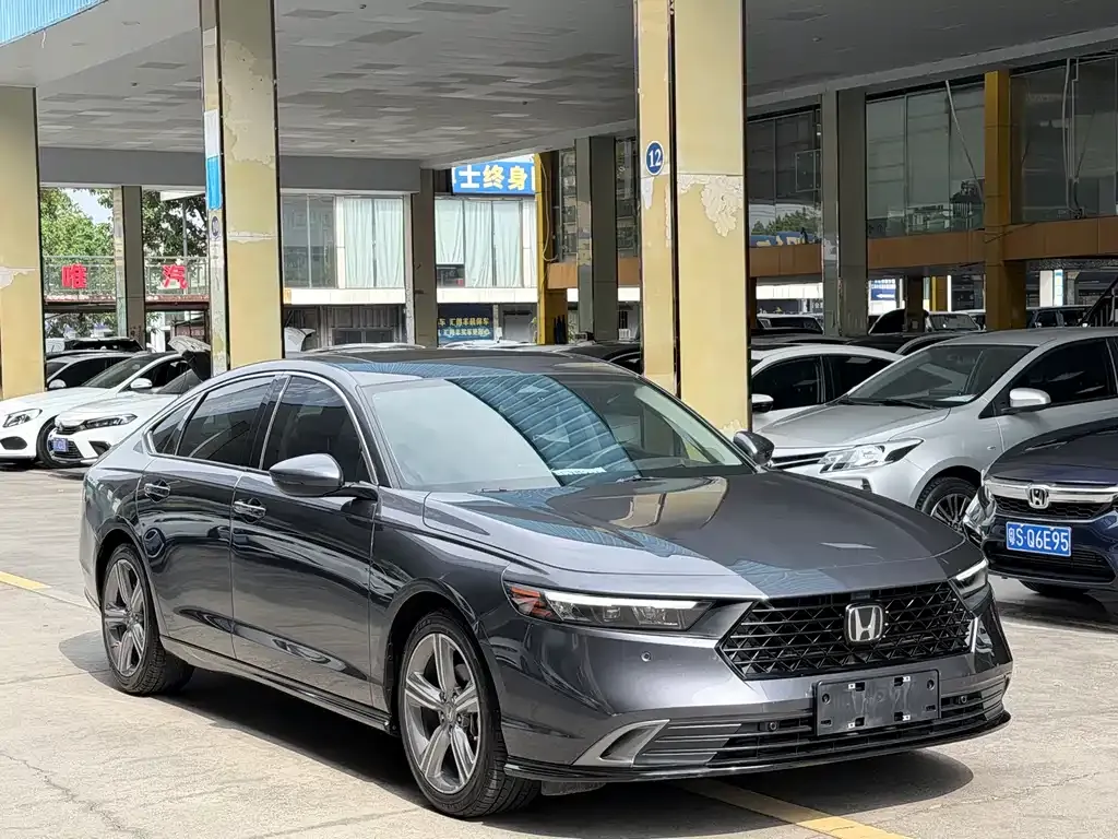 Honda Accord — фото 10