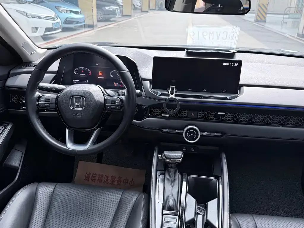 Honda Accord — фото 7