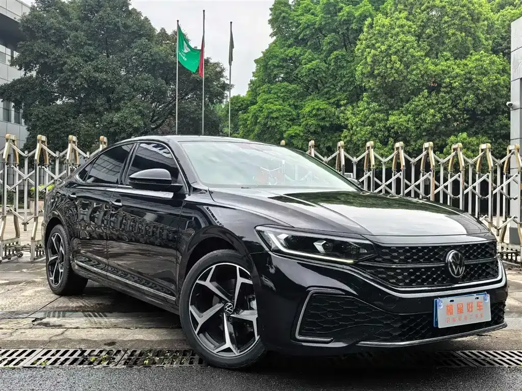 Volkswagen Passat — фото 8