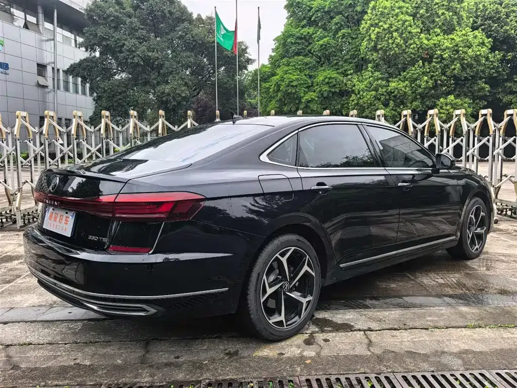 Volkswagen Passat — фото 10