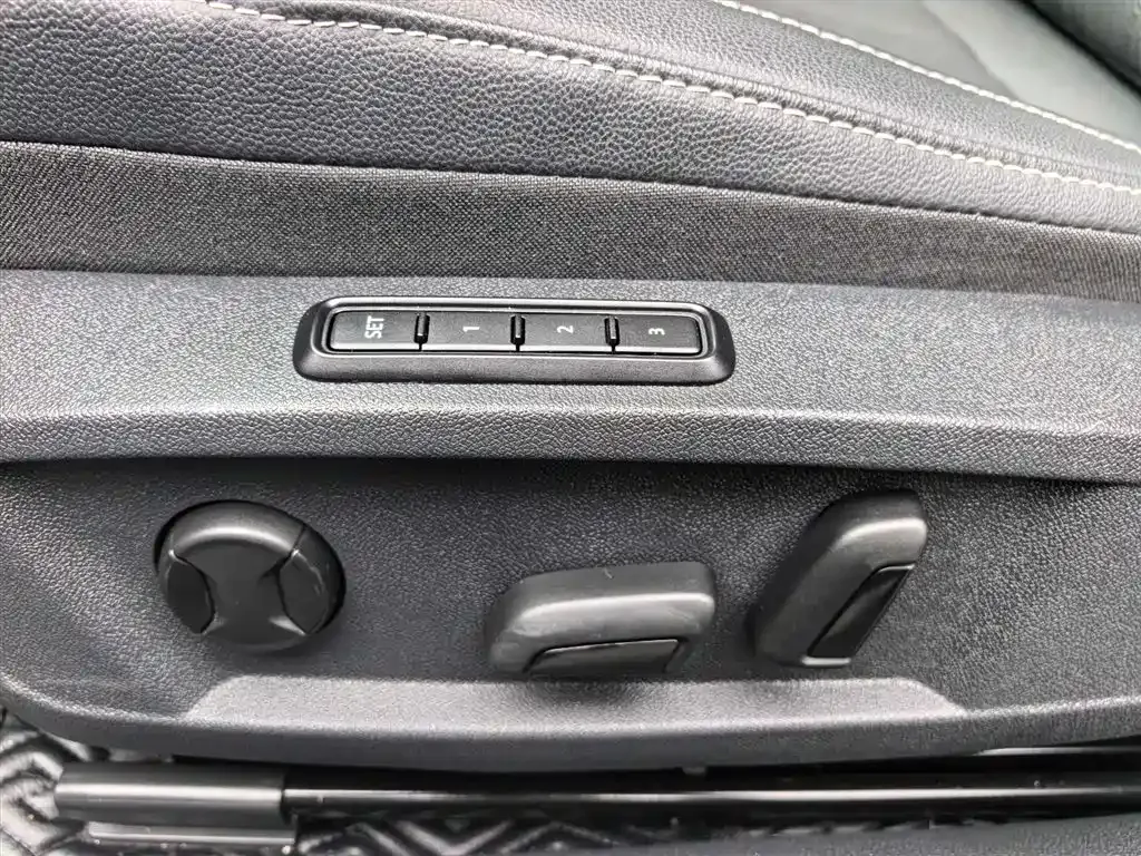 Volkswagen Passat — фото 4