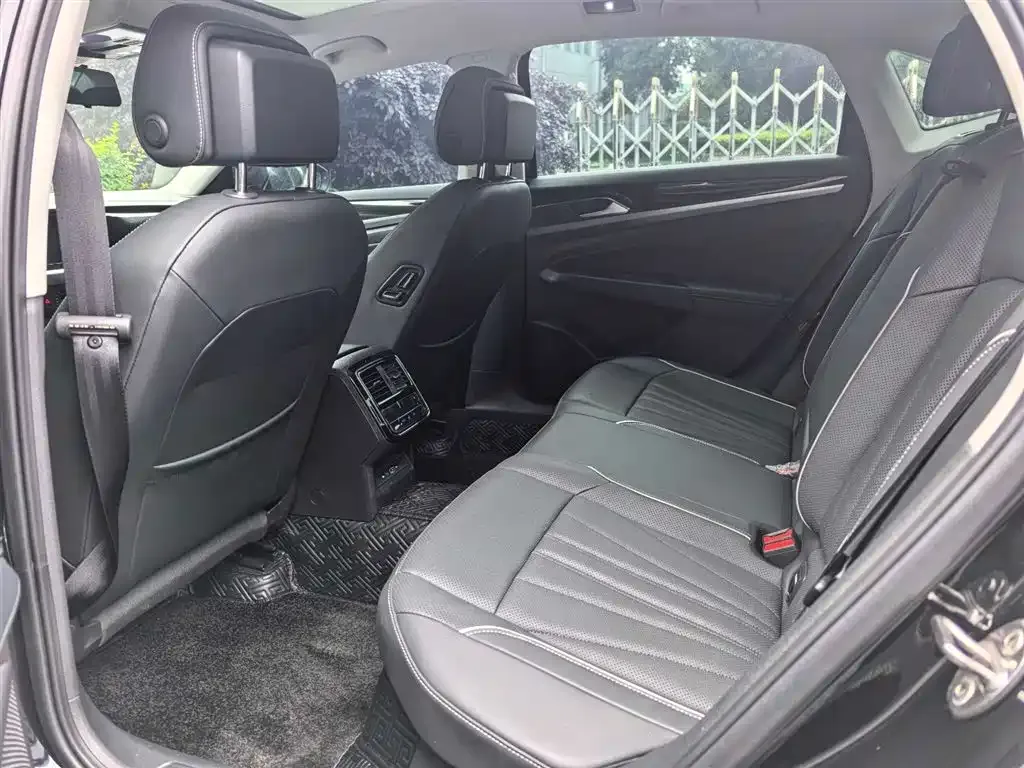 Volkswagen Passat — фото 6