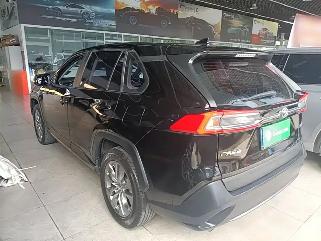 Toyota Wildlander 2023 из CN, фото 3