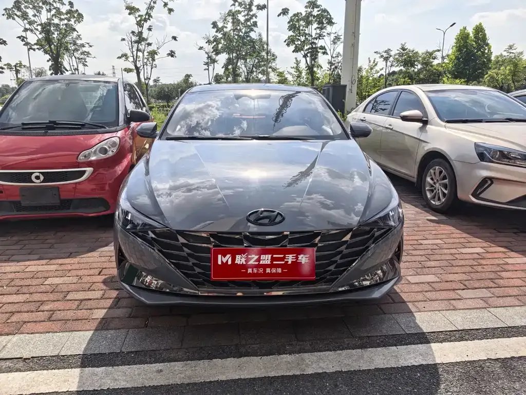 Hyundai Elantra — фото 3
