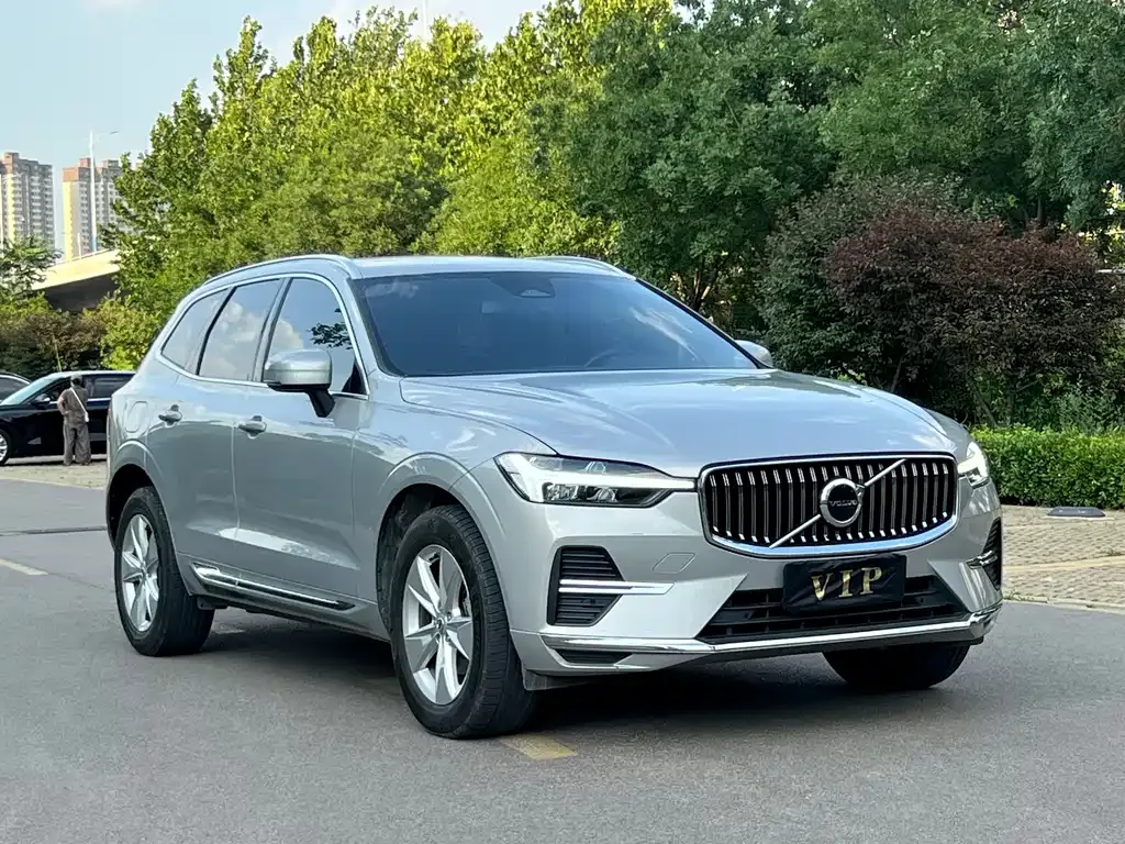 Volvo XC60 — фото 9