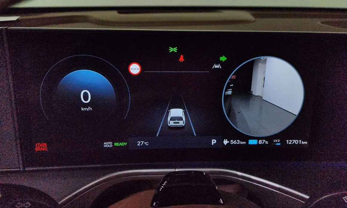Hyundai Ioniq9 — фото 10