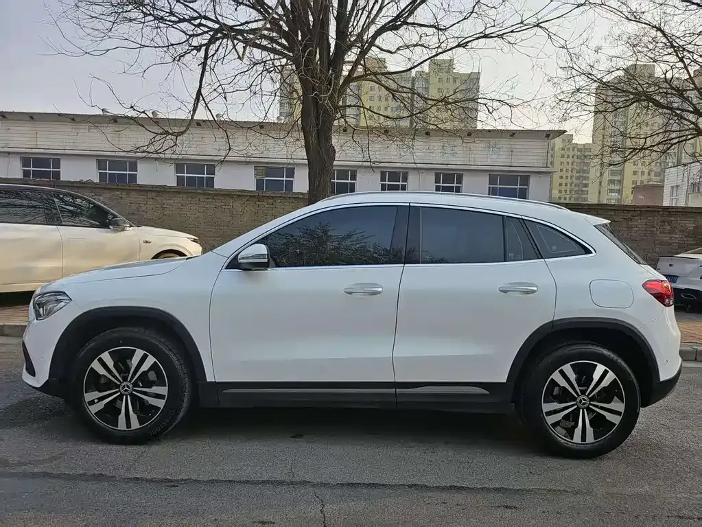Mercedes-Benz GLA — фото 6