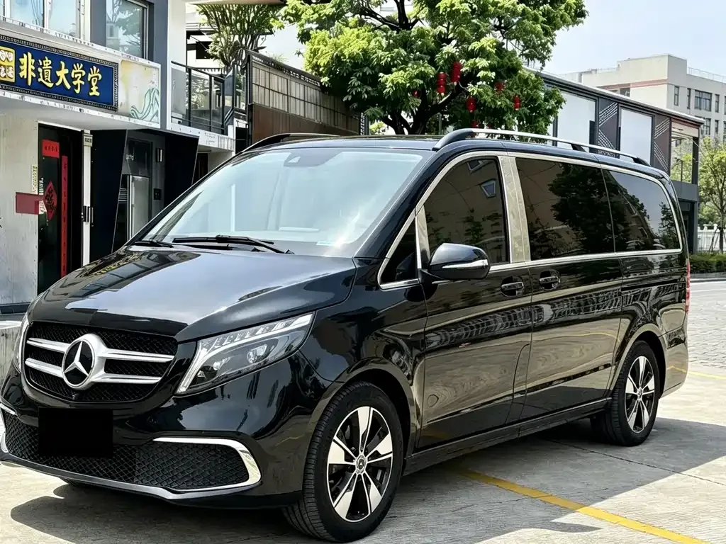 Mercedes-Benz V-Class — фото 1