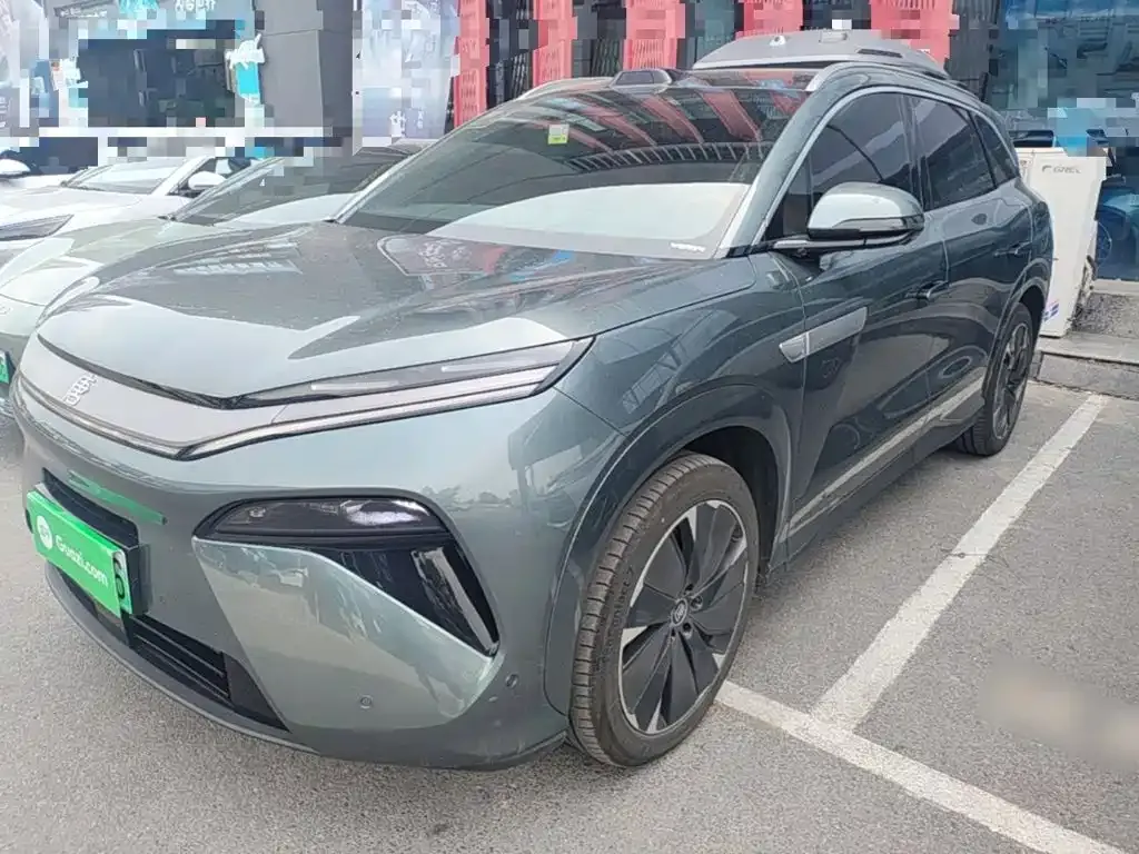 BYD Tang L — фото 1