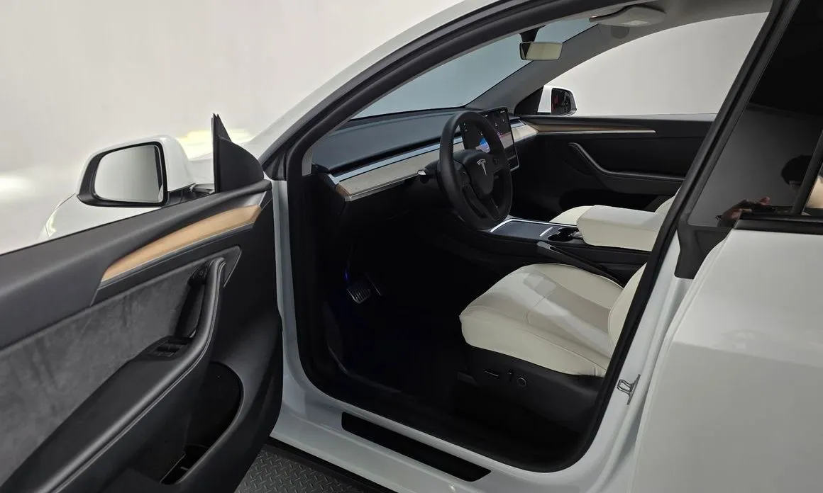 Tesla Model Y — фото 4