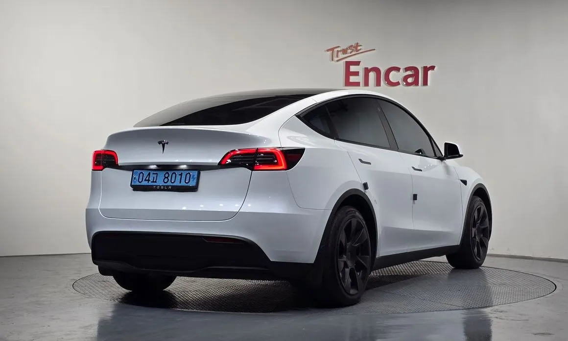 Tesla Model Y — фото 2