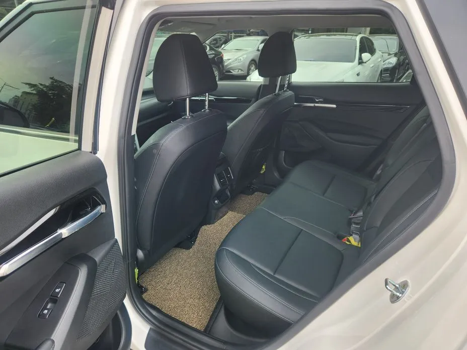 Kia Seltos 2023 из KR, фото 2