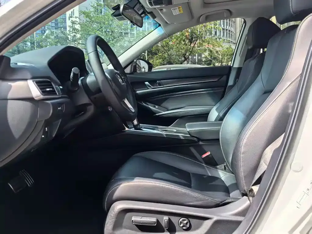 Honda Accord — фото 6