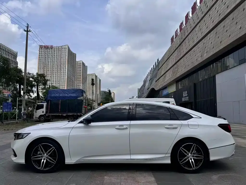 Honda Accord — фото 4
