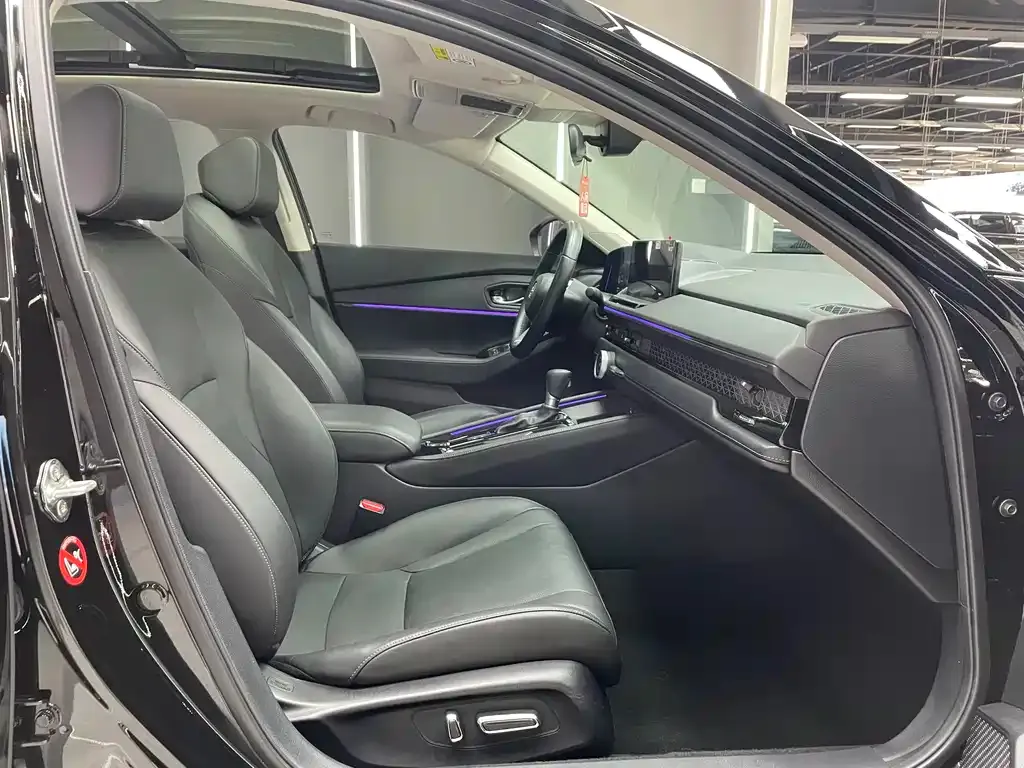 Honda Accord — фото 9
