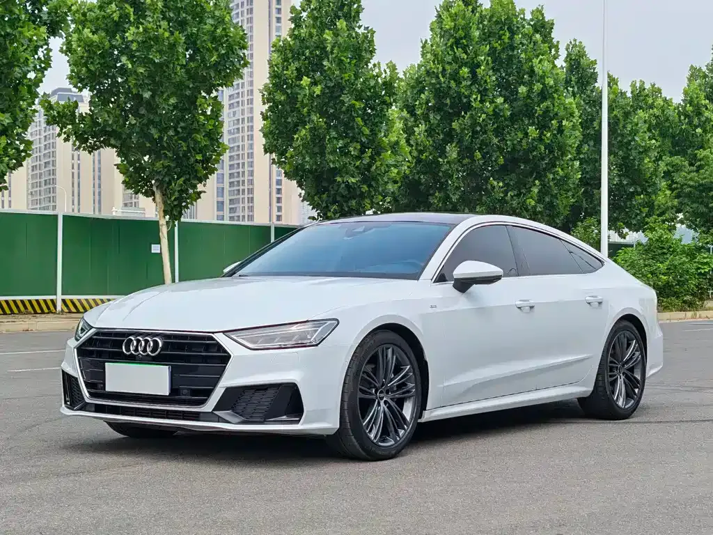 Audi A7 — фото 1