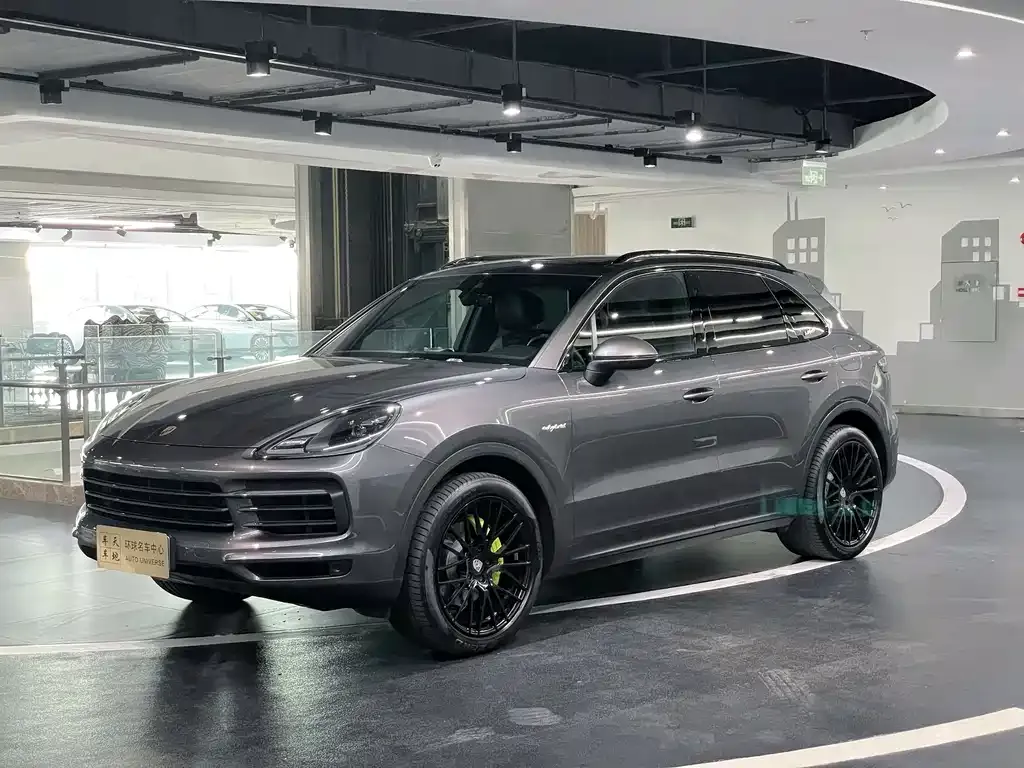 Porsche Cayenne Hybrid — фото 1
