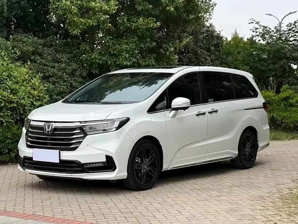 Honda Odyssey — фото 1