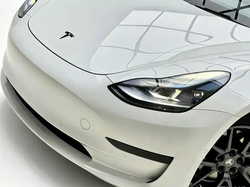 Tesla Model 3 — фото 4