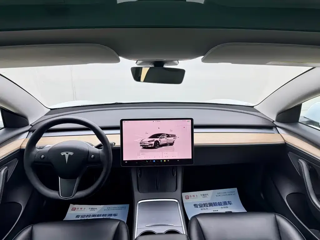 Tesla Model 3 — фото 8