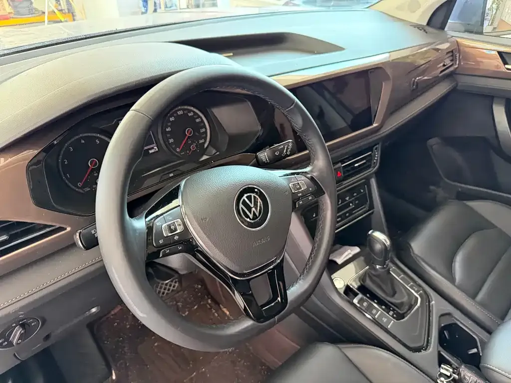 Volkswagen Tharu — фото 5