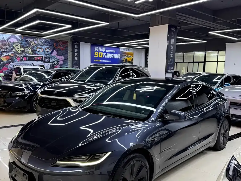 Tesla Model 3 — фото 1