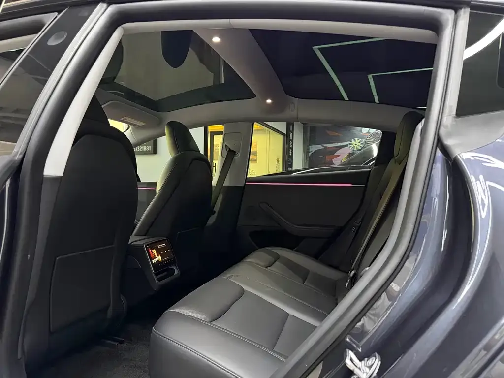 Tesla Model 3 — фото 4