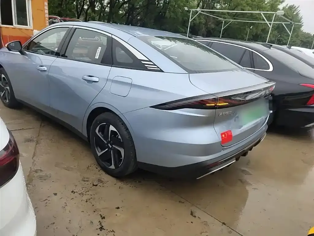 Geely Galaxy L6 — фото 10