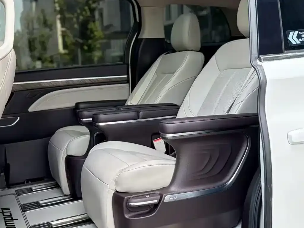 GAC Motor Trumpchi M8 — фото 9