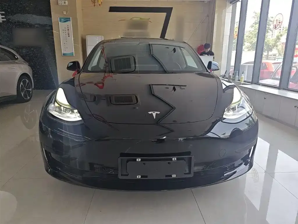 Tesla Model 3 — фото 9