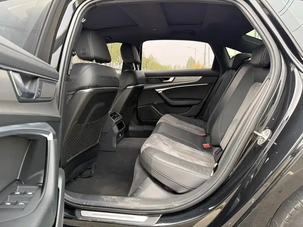 Audi A6L 2021 из CN, фото 3