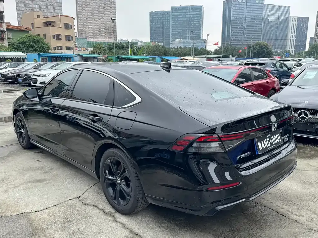 Honda Accord — фото 5